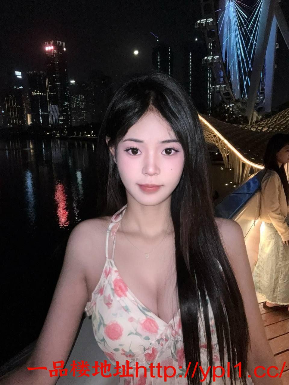 天河淫水多多性感制服老师