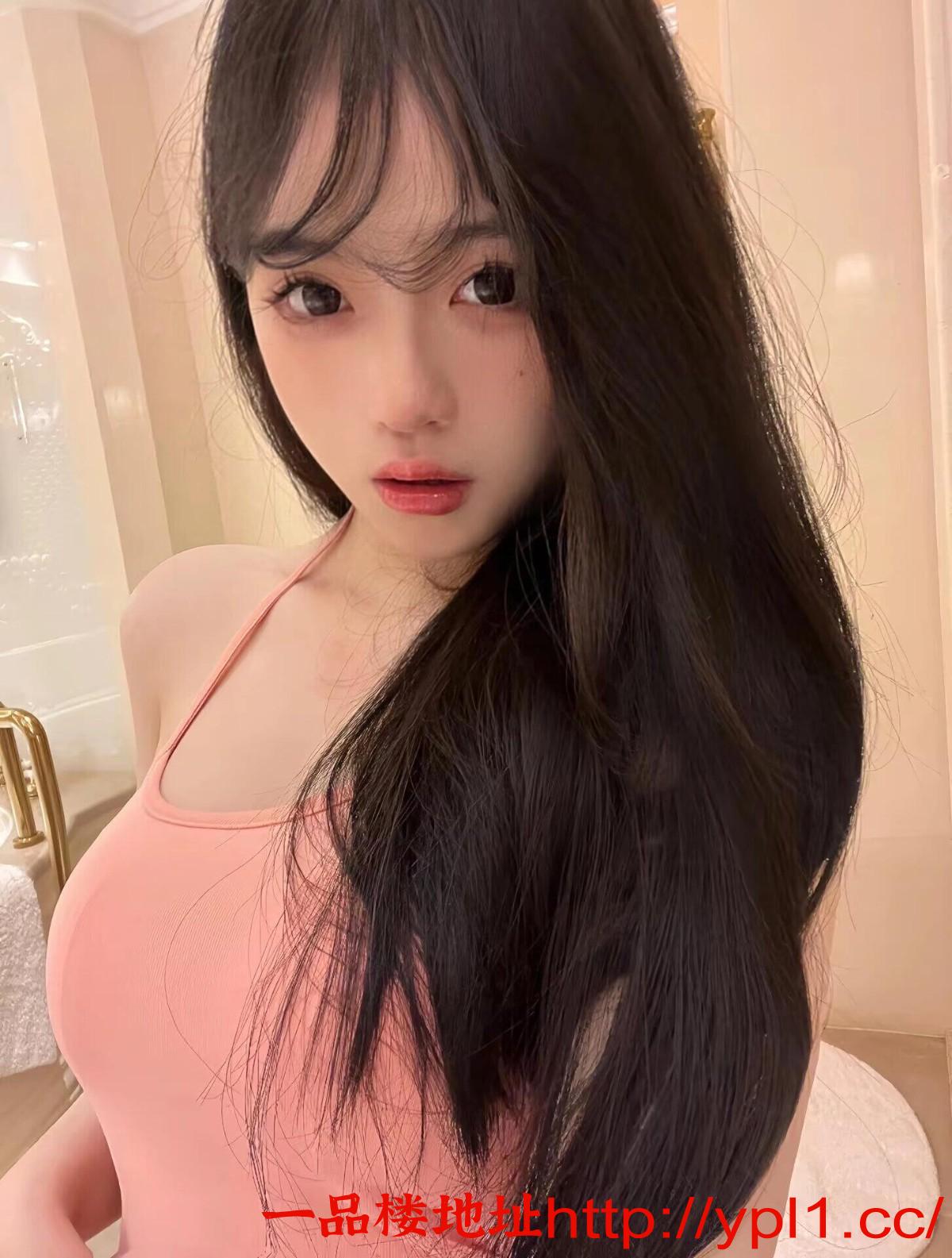 在兼职妹子很粉嫩