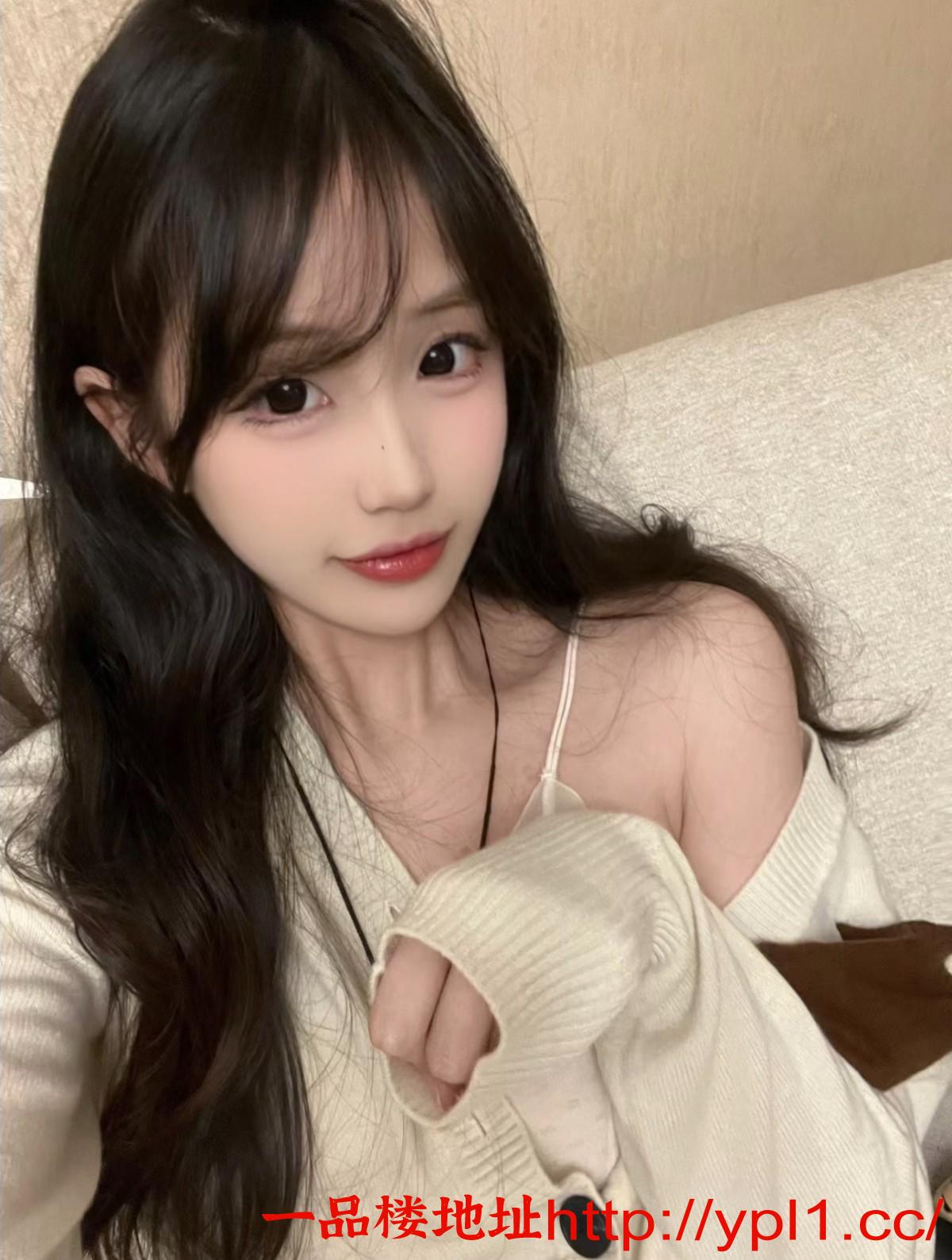 北京兼职瑜伽妹妹肥臀尤物开档露逼展示性感肉体