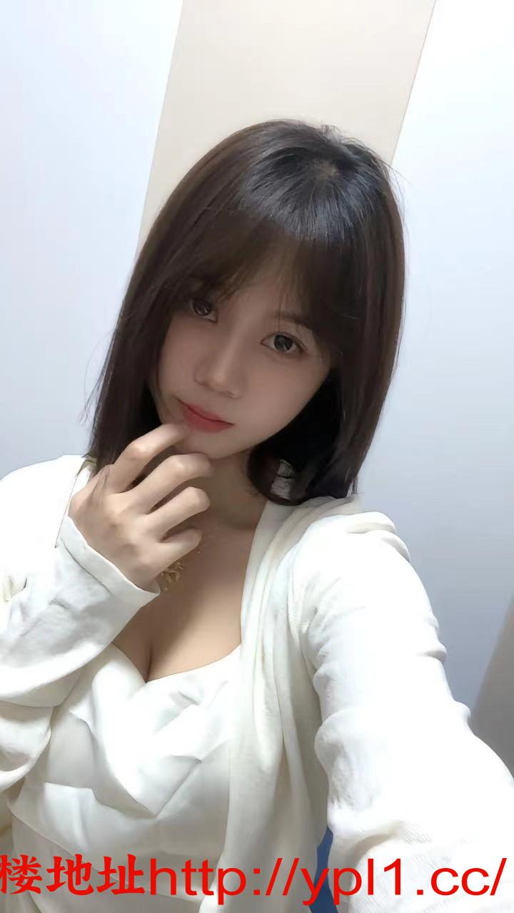 兼职嫩妹丰满水多