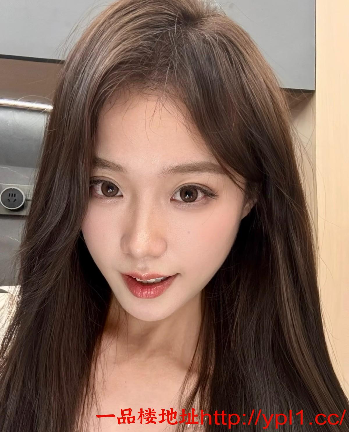 黄岗极品黑丝丰满小骚货粉嫩大奶易喷水