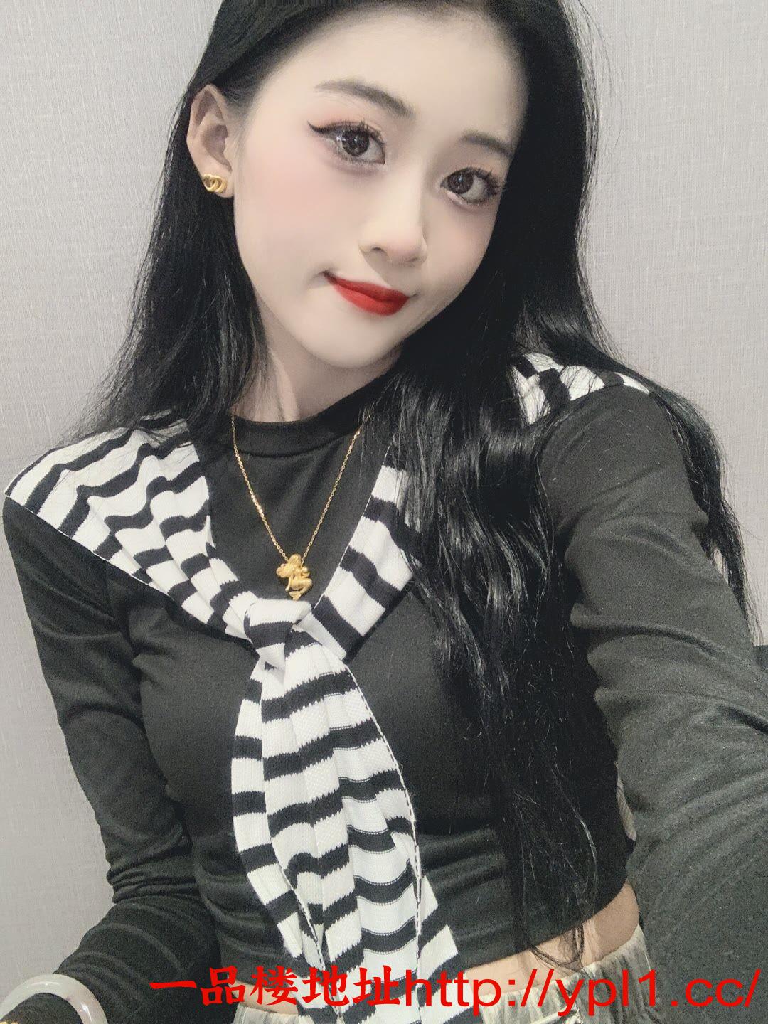 风骚小妹妹兼职嫩逼乖巧配合