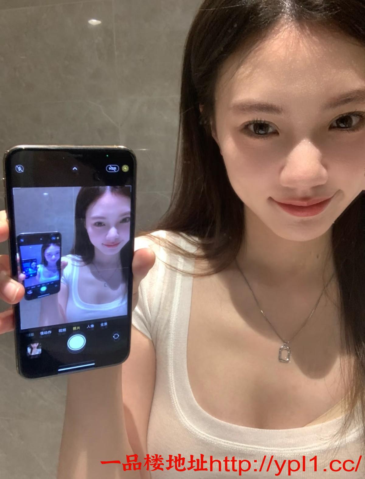 极品骚逼大胸蝴蝶尤物妹妹