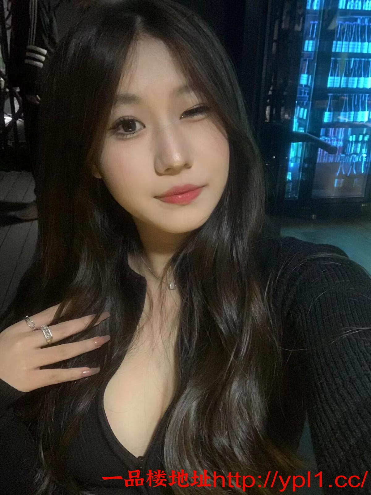 刚到的极品嫩妹初下海