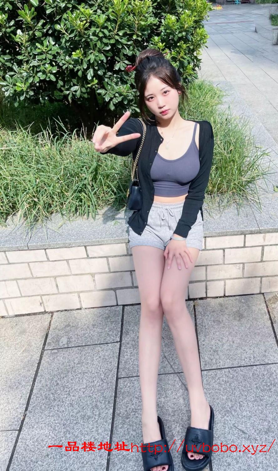 刚下海的极品清纯美女