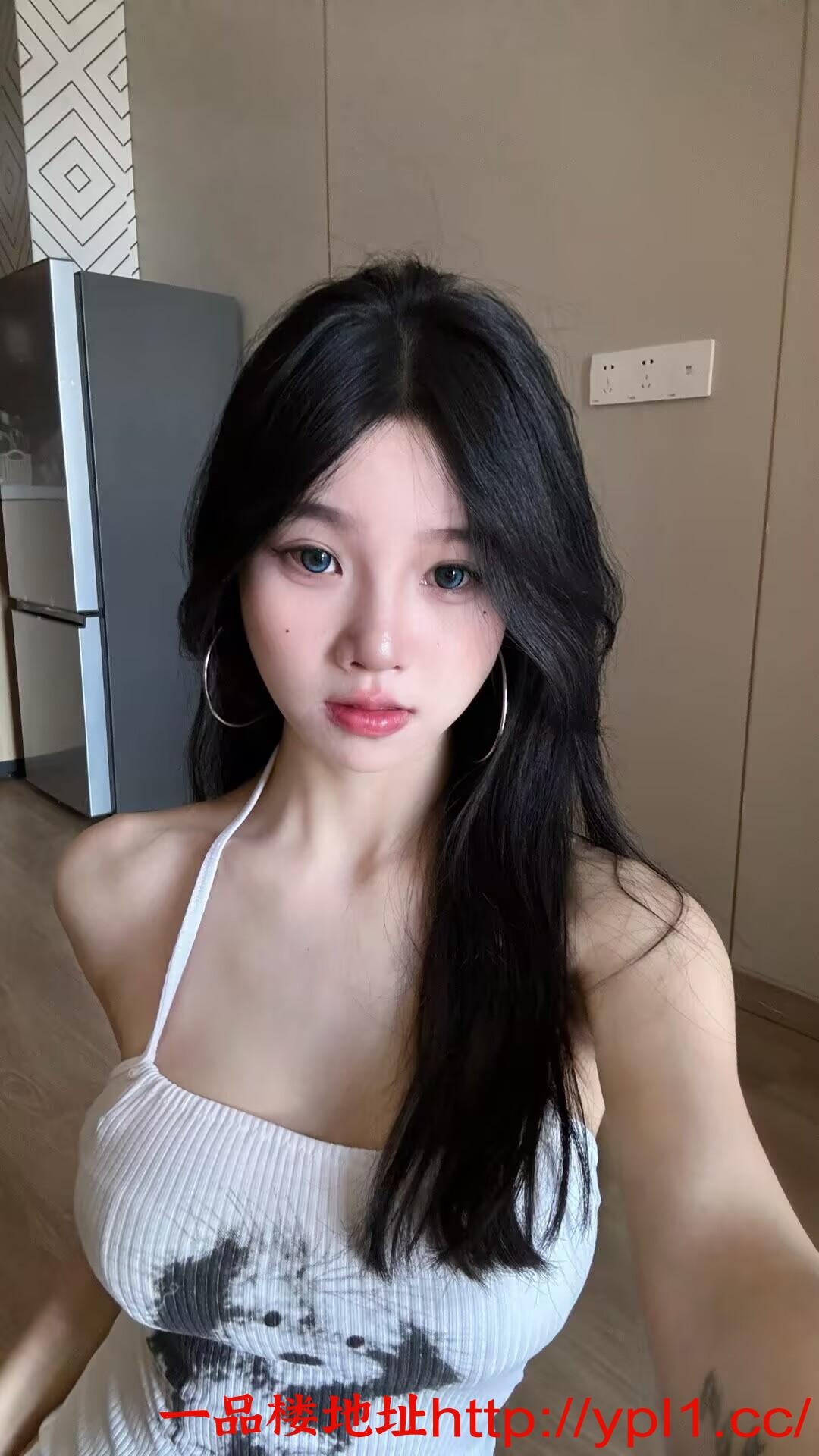 已体验过这枚淳风妹妹身材高挑且饱满淫荡诱人前凸后翘无毛！