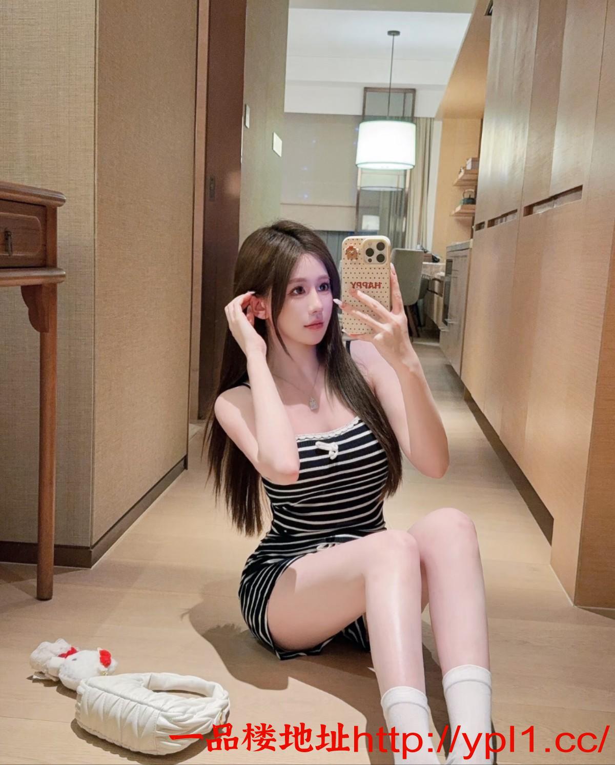 高挑鲍鱼妹奶大 粉嫩 可外出