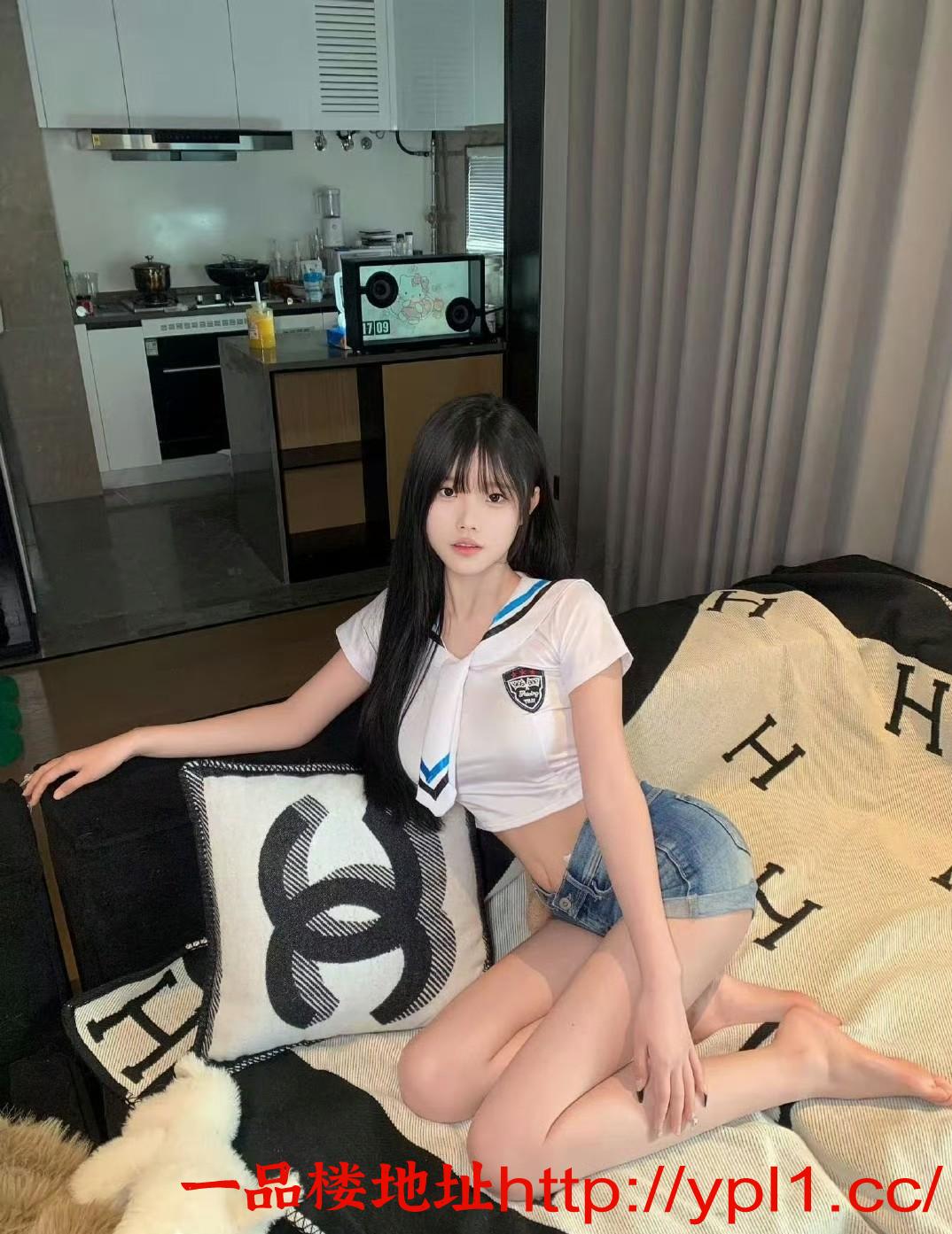 年轻骚气小妖精身材火辣服务好