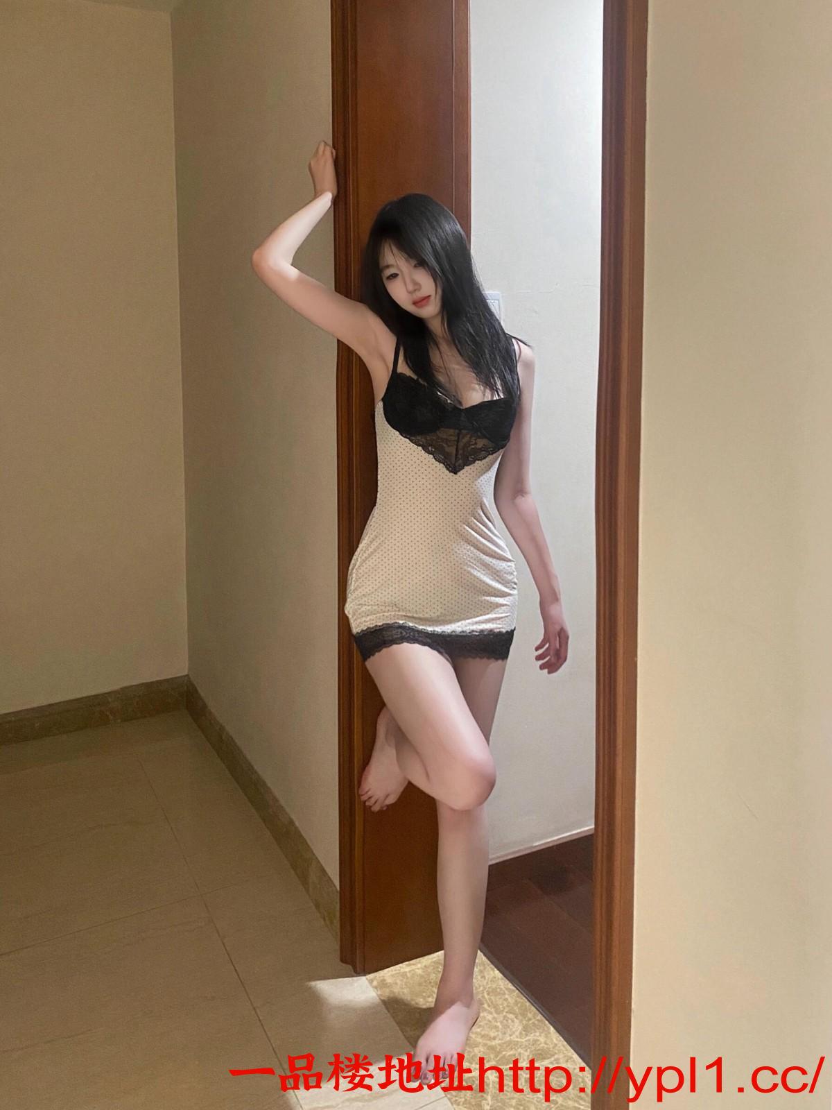 大胸翘臀性感妹子口活一流服务超棒