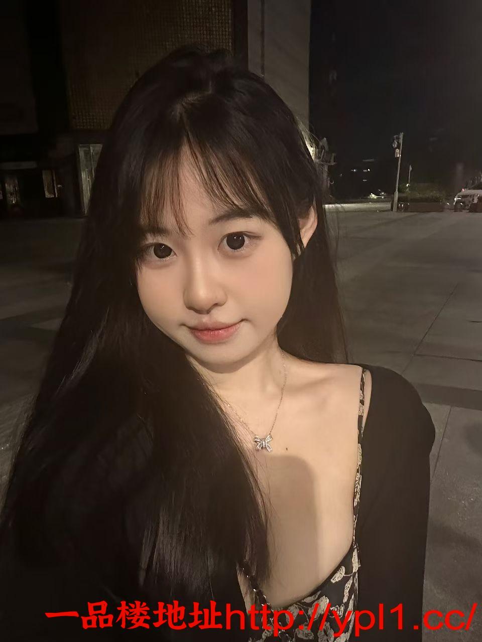 北京00后嫩妹肤白貌美粉嫩小妹淫水多