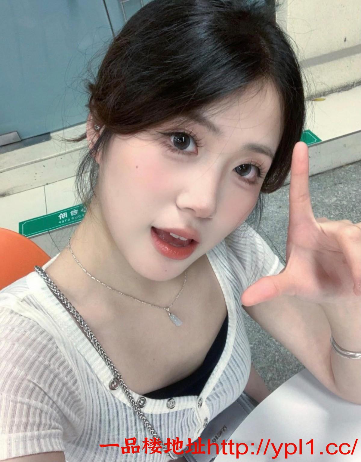 零零后瑜伽小妹花样多活好