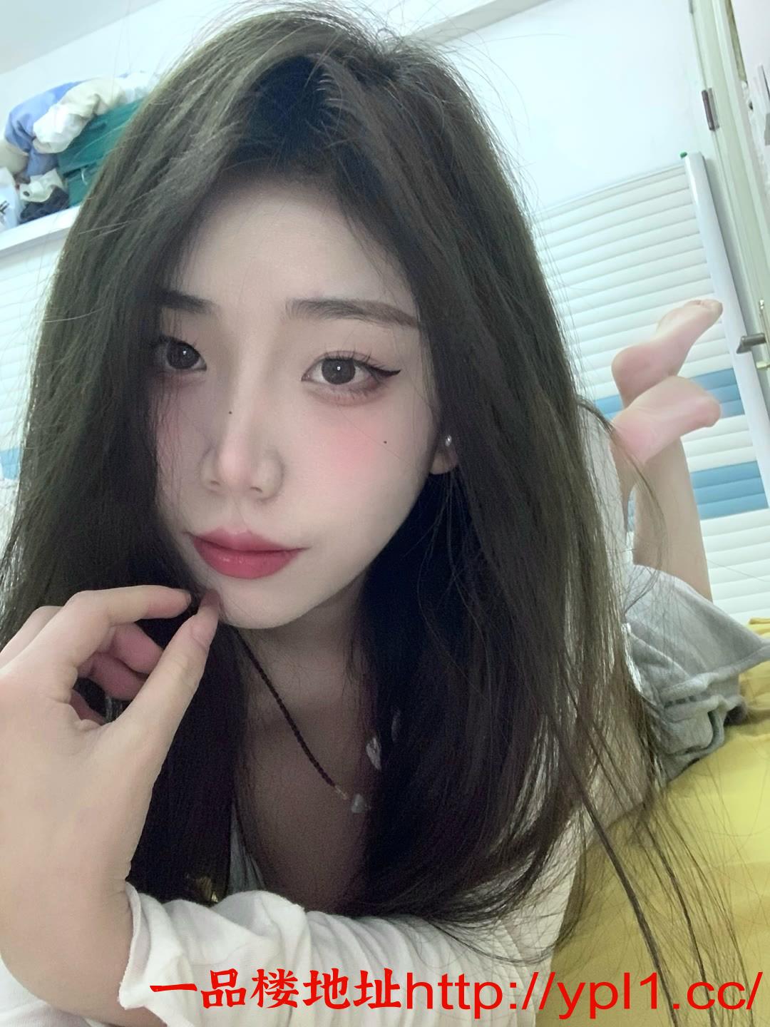 人妹身材好，调情挑拨不错的丝足体验，真正舒服