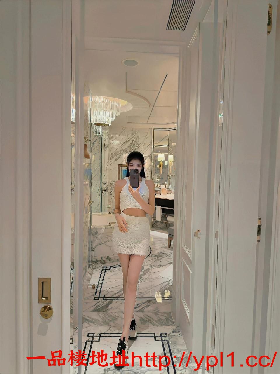 健身巨乳肥臀娜娜