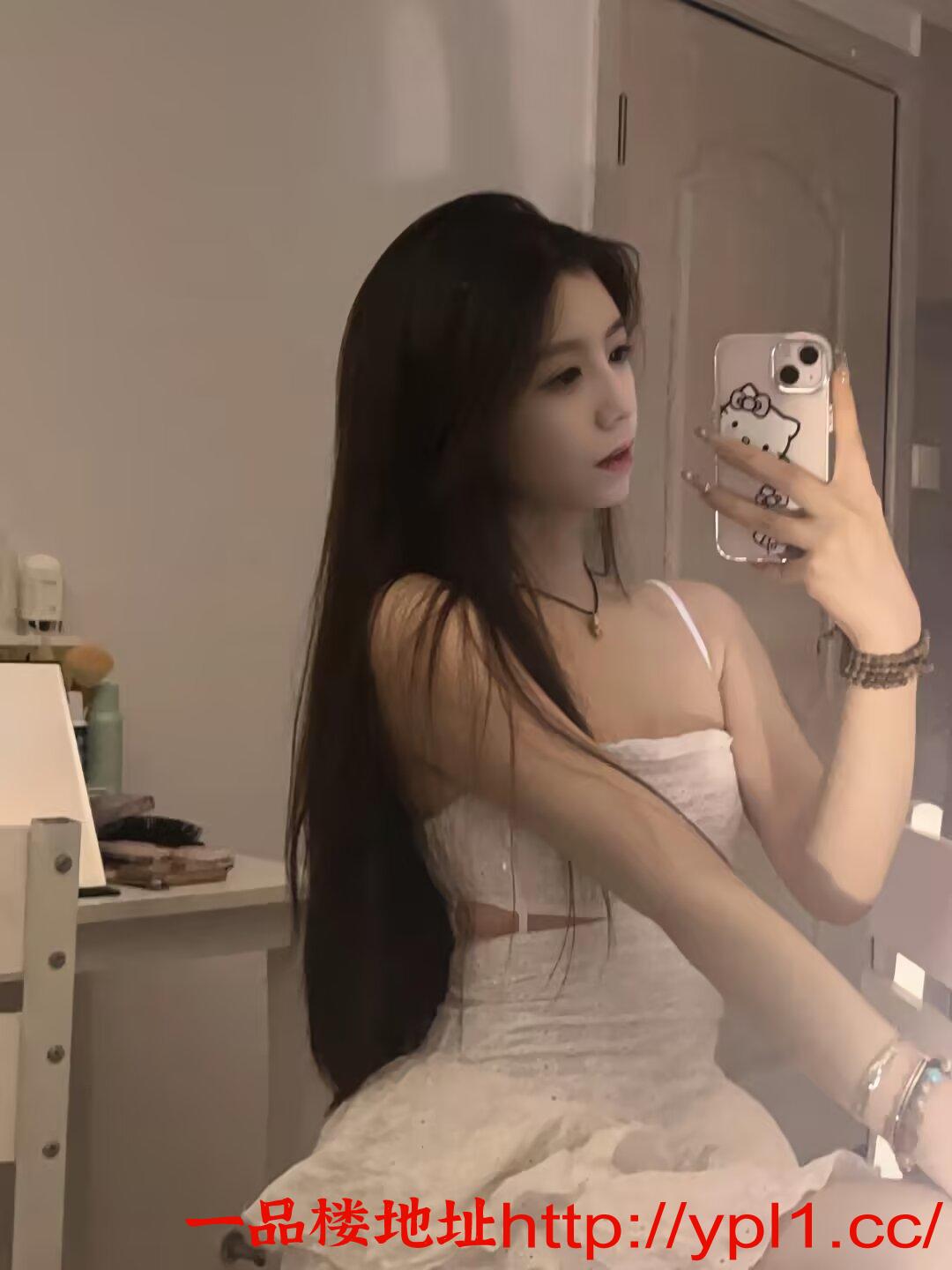 短期兼职三点粉高潮会喷水，女友般体验