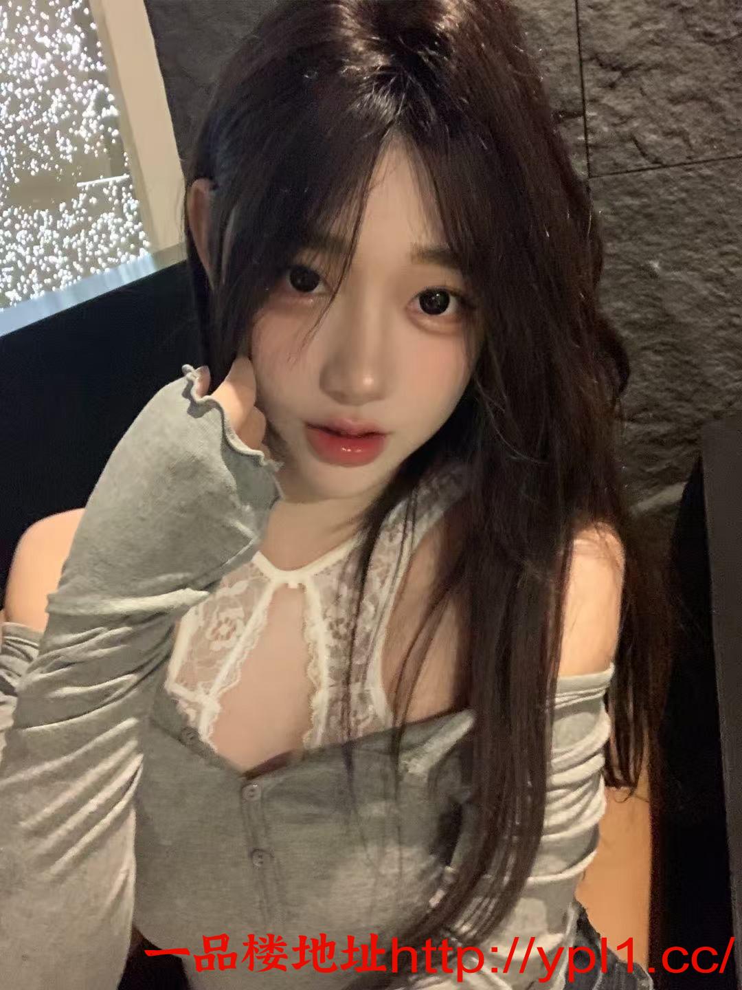 激情闷骚反差妹子粉嫩馒头