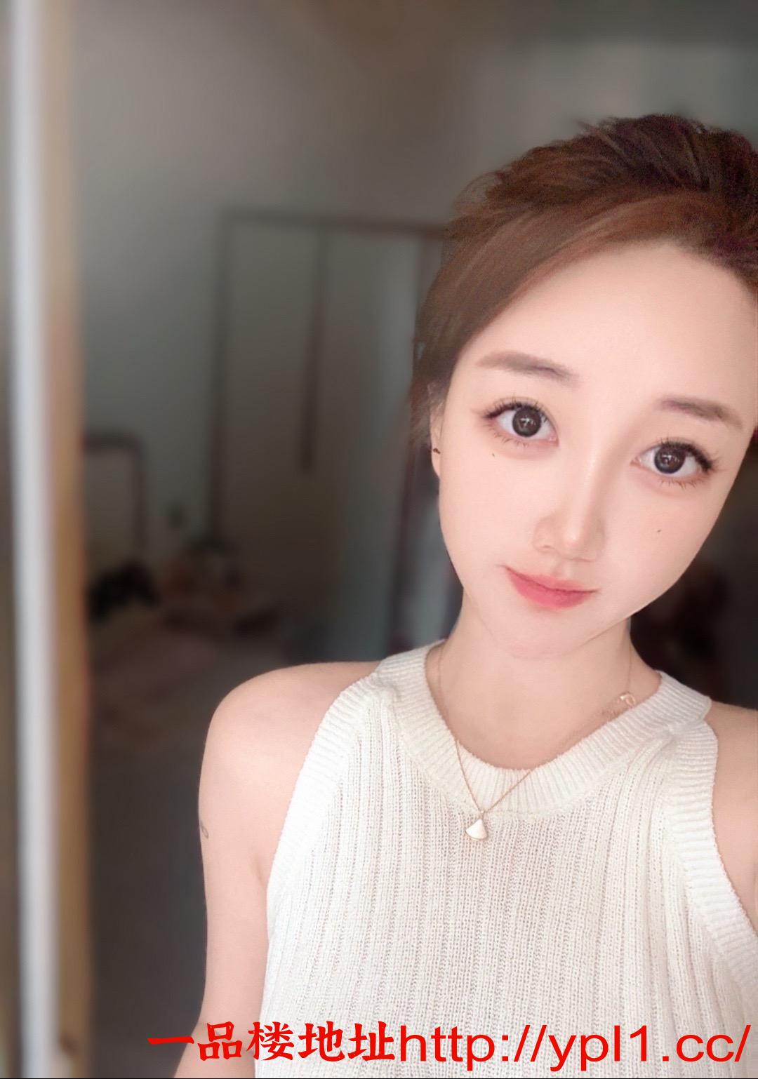 下面很紧的嫩妹