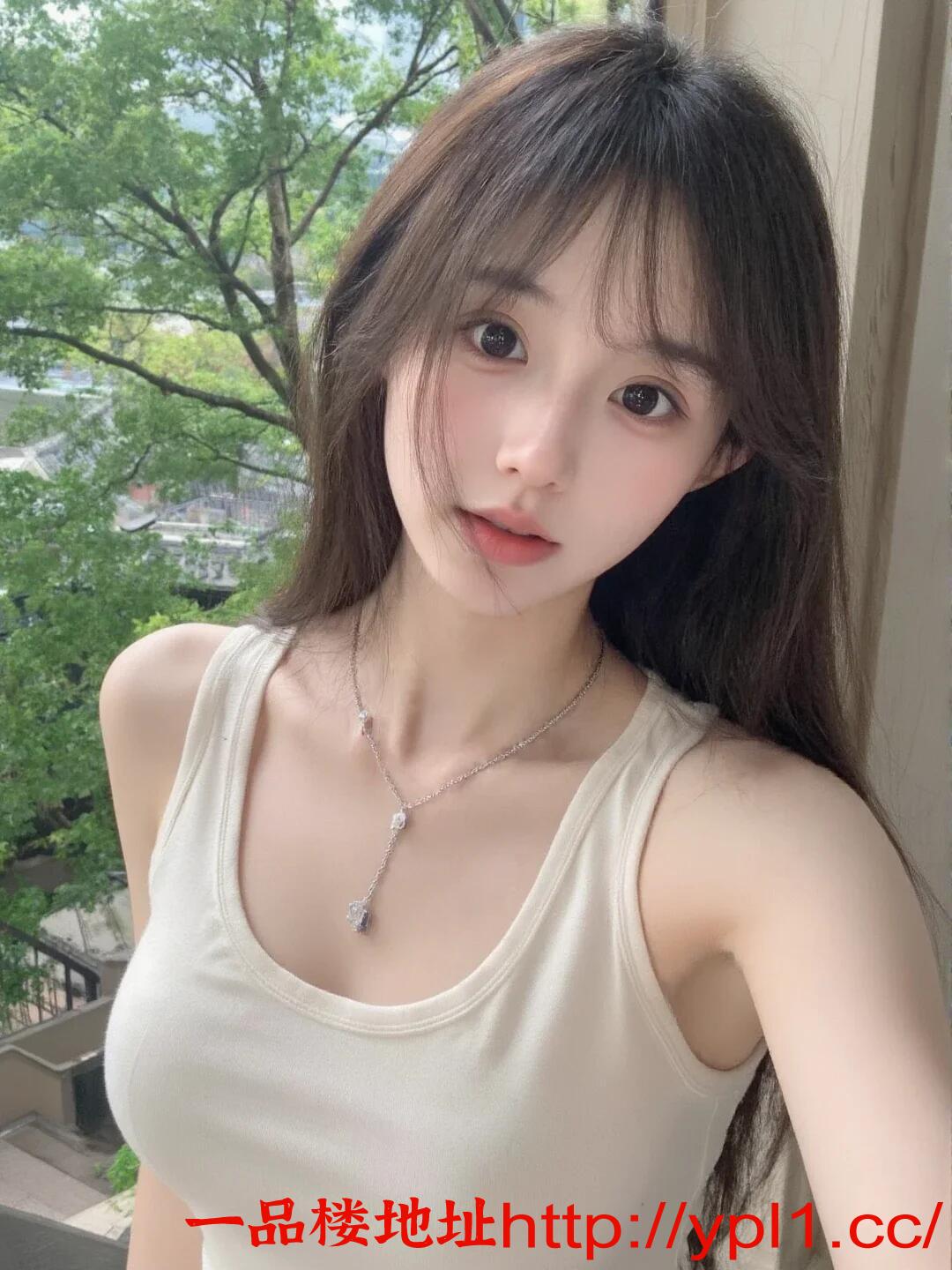 肤白甜美小姐姐