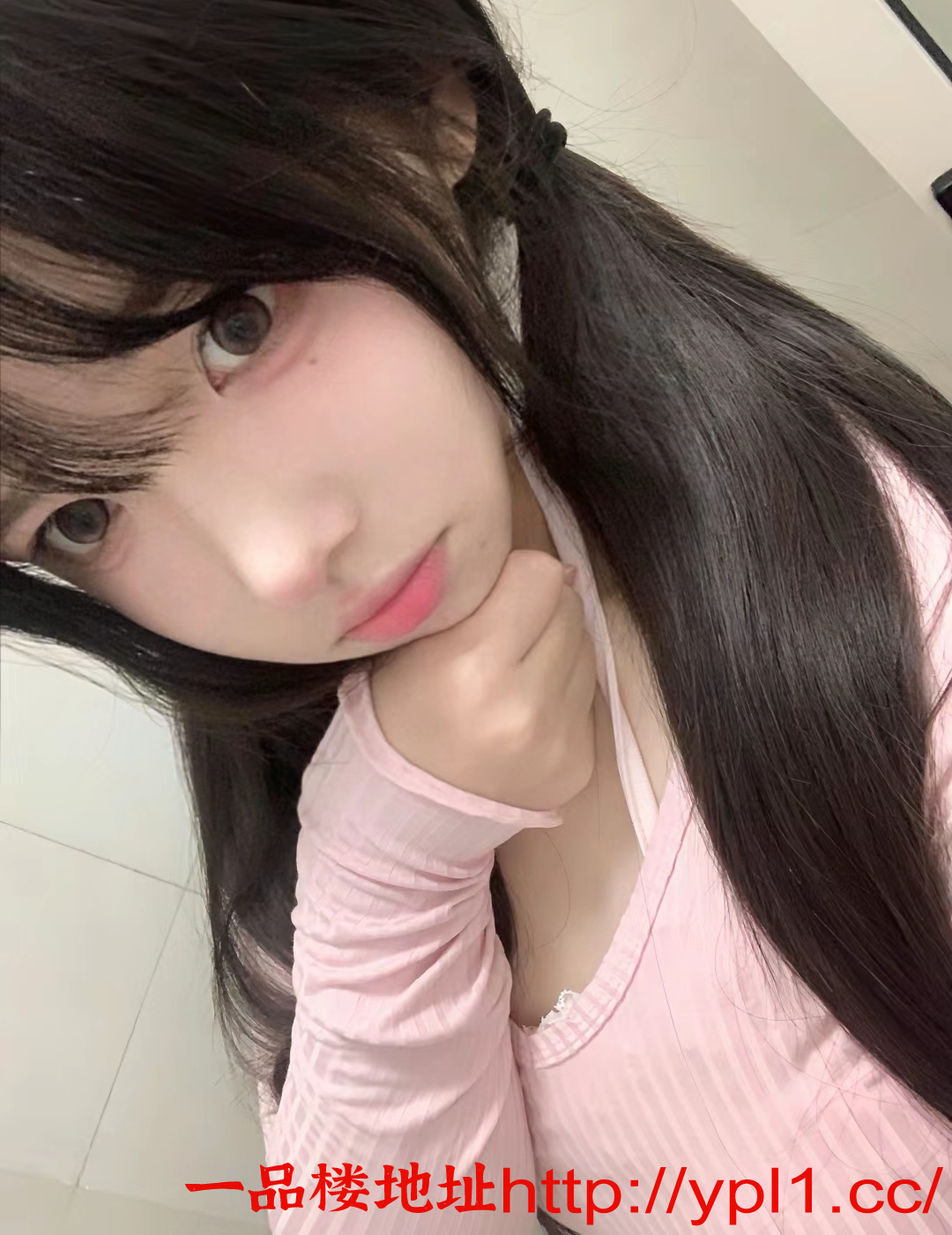 区稚嫩美少女绝世美穴