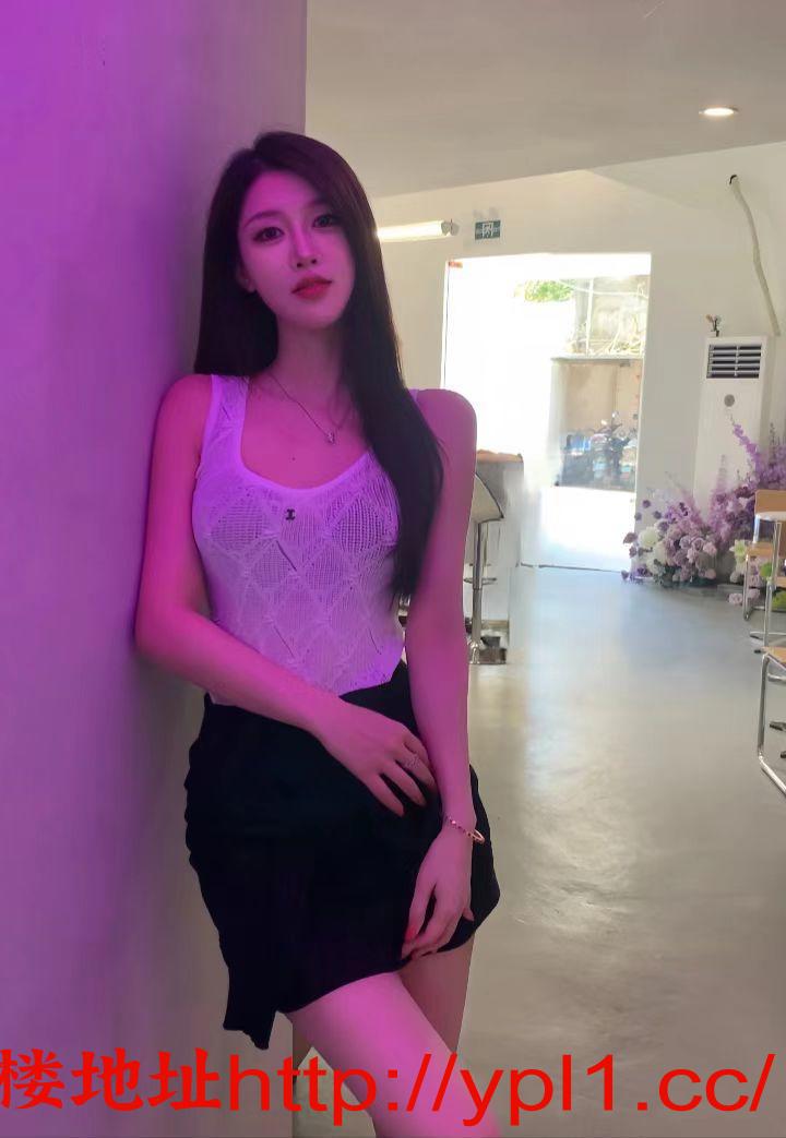 区年轻靓丽小妹妹激情爱爱值得体验一下