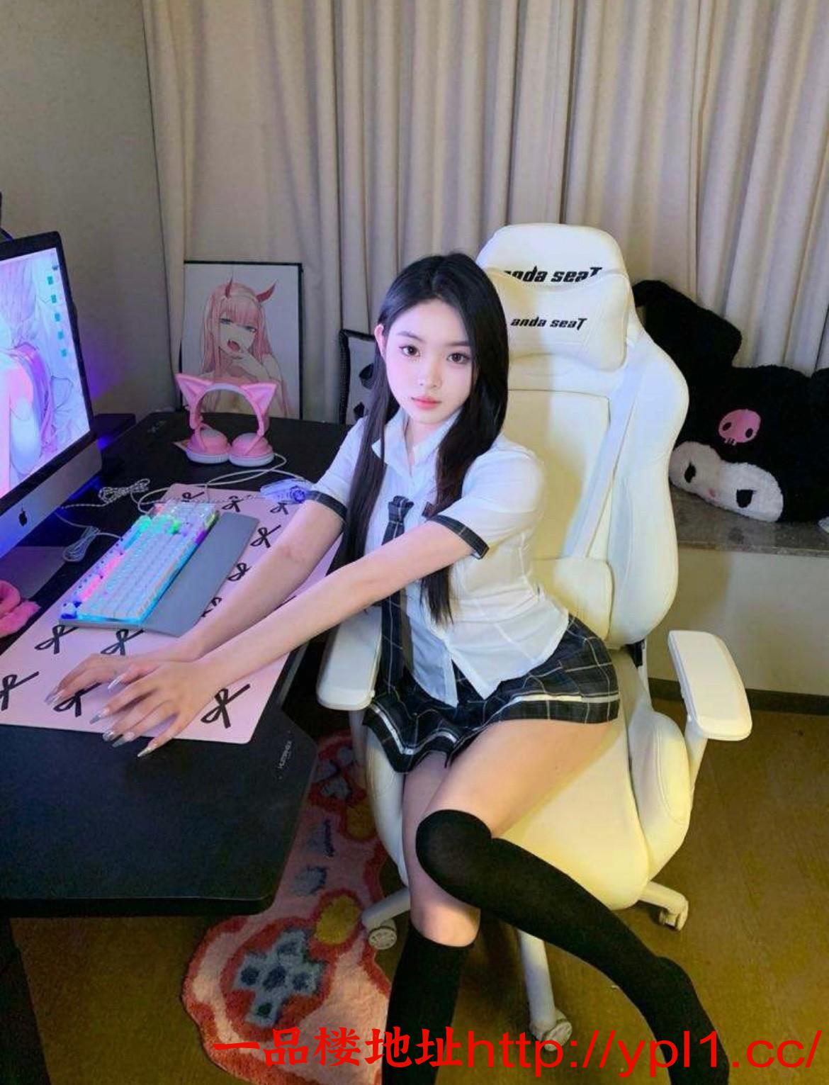 妹子操到后面越来越骚