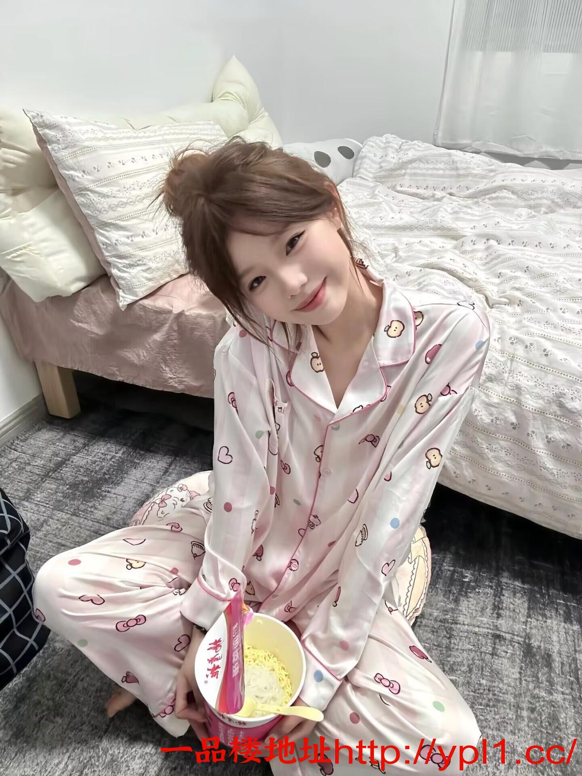 初下海纯情会玩粉嫩鲍鱼妹妹(可外出)