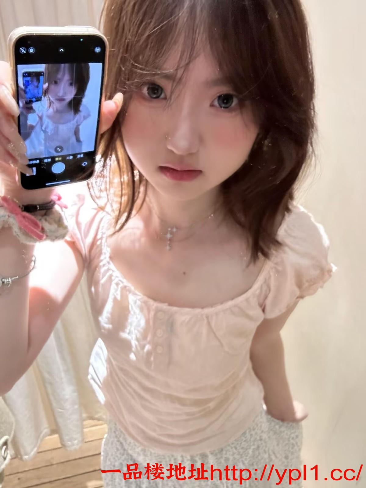 颜值小妹兼职白嫩水多(可外出)