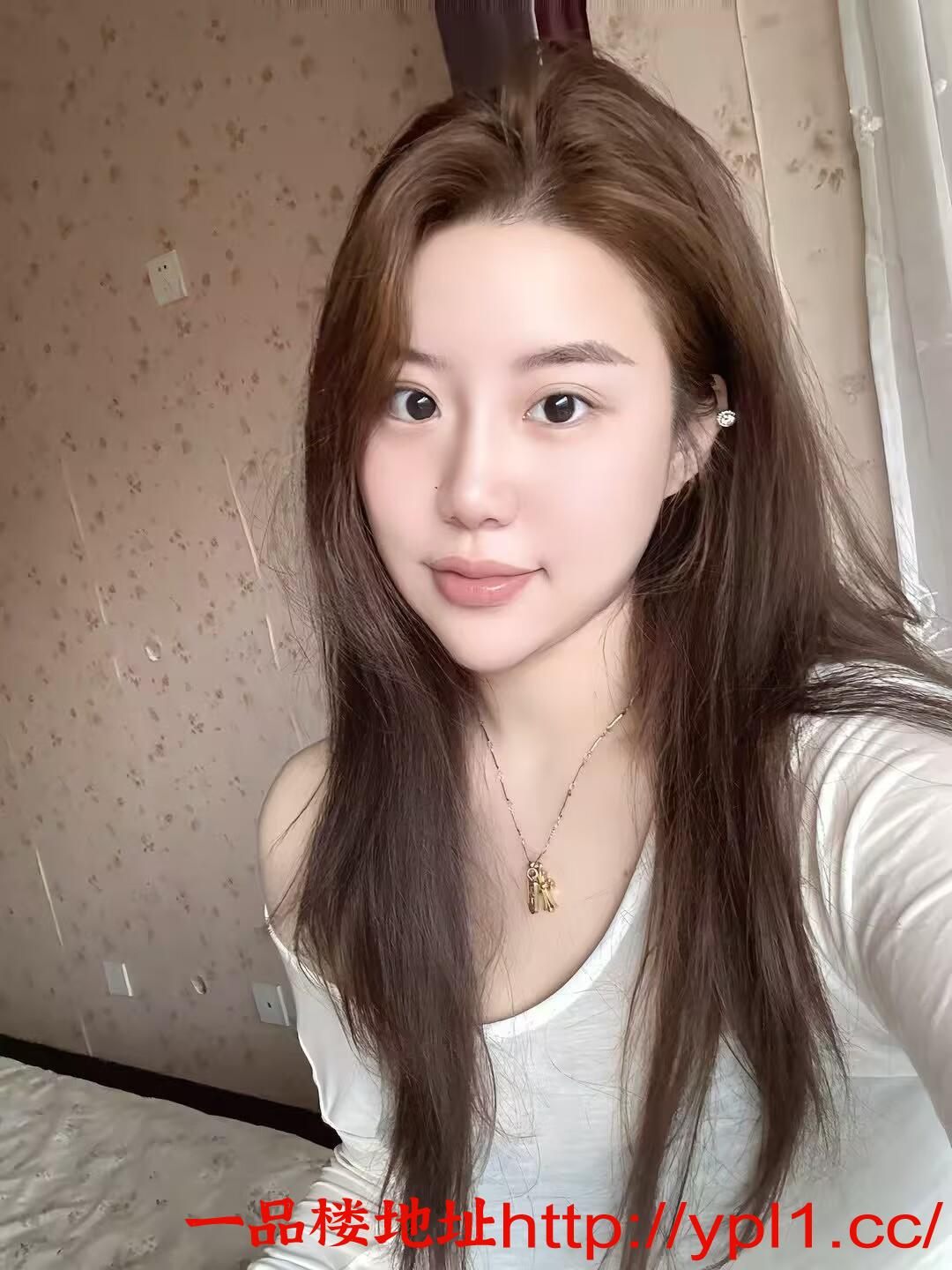 白虎肥臀肥鲍小骚货