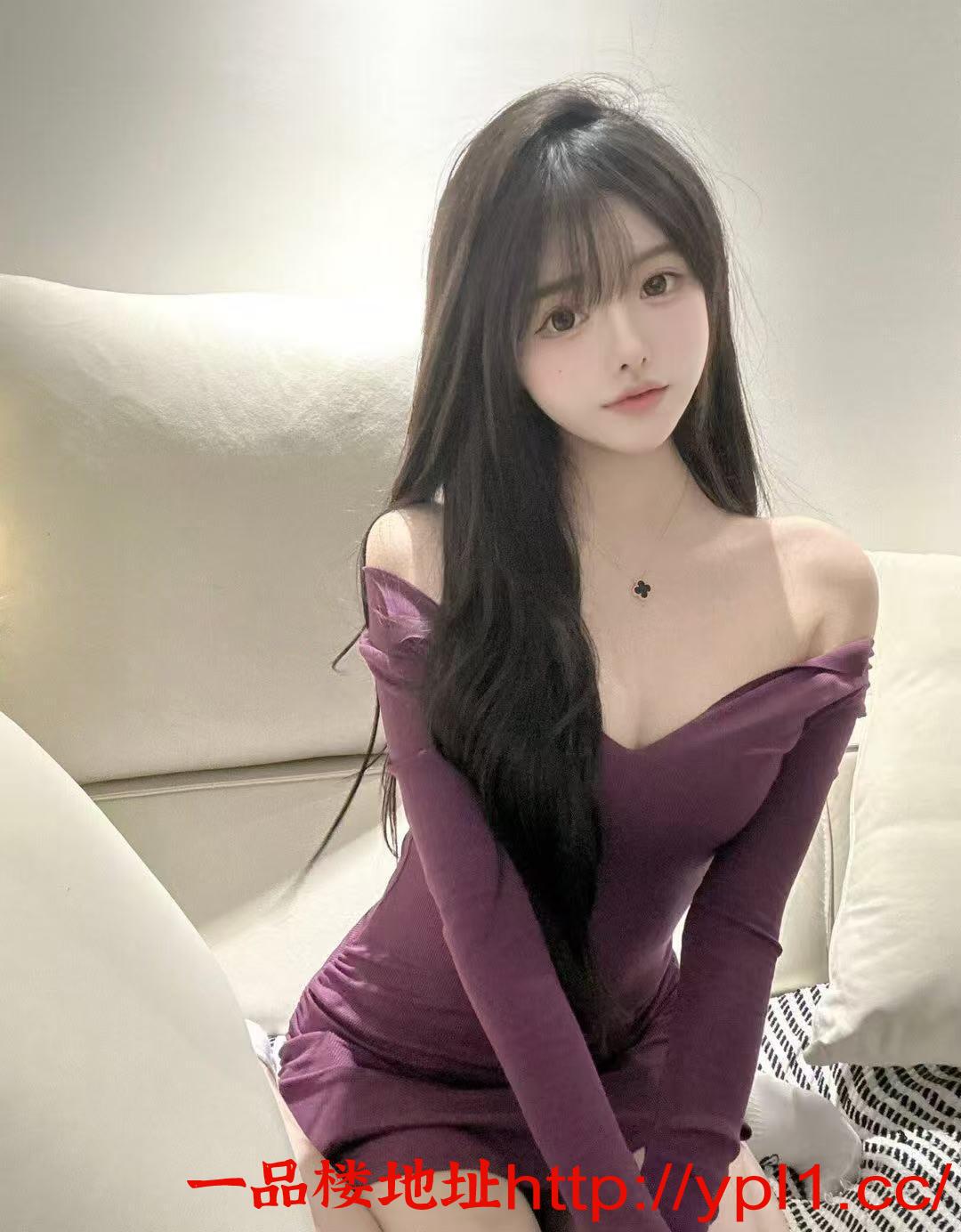 兼职制服御姐前凸后翘