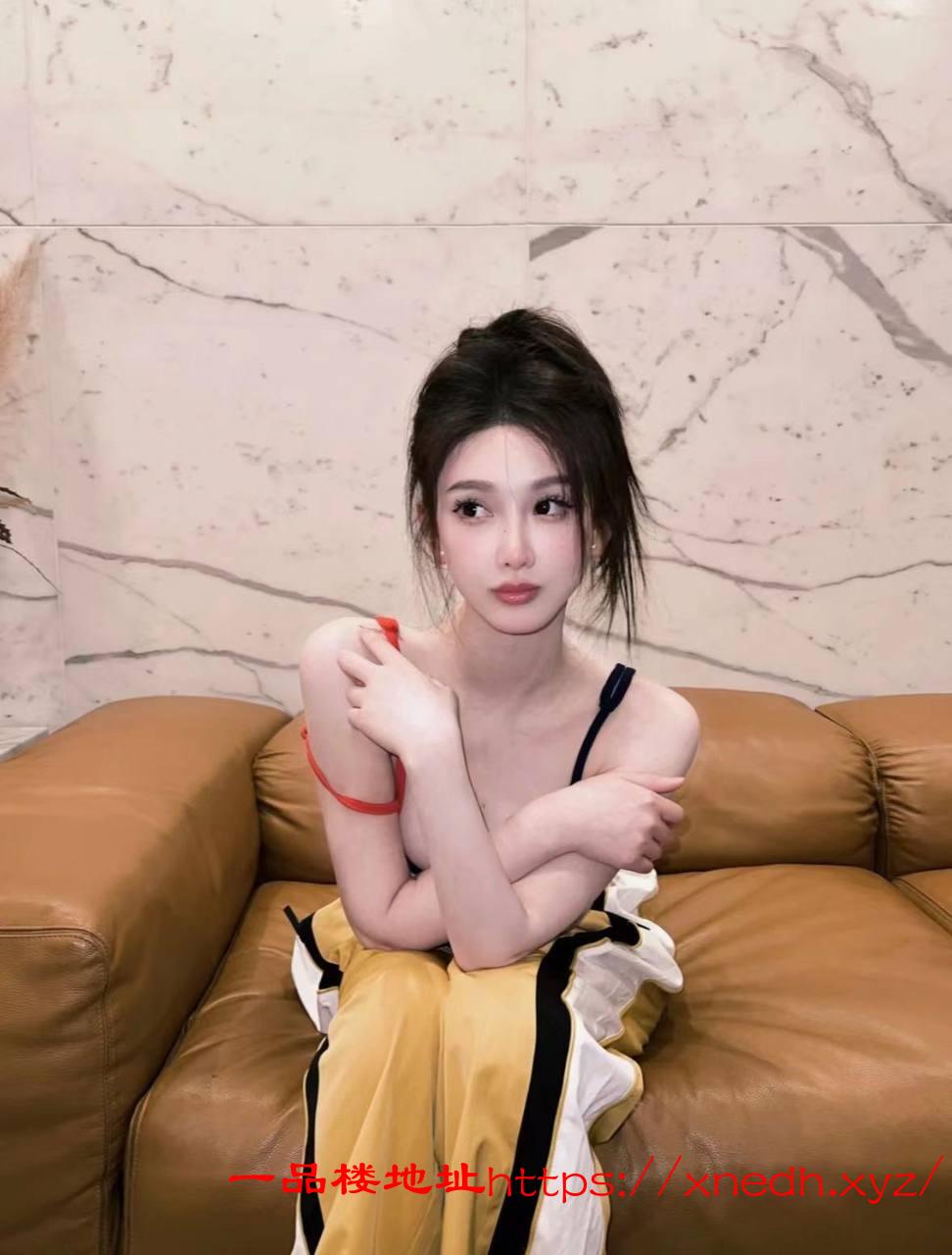 嫩模兼职下海身材好