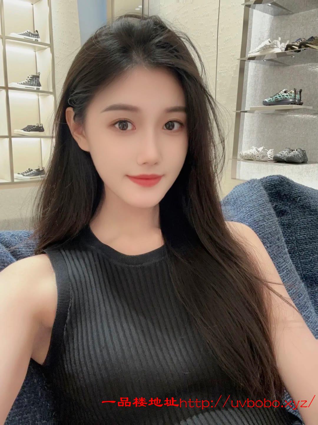 路北清纯白嫩美女