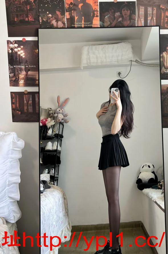 黑丝学妹刚下海极品尤物