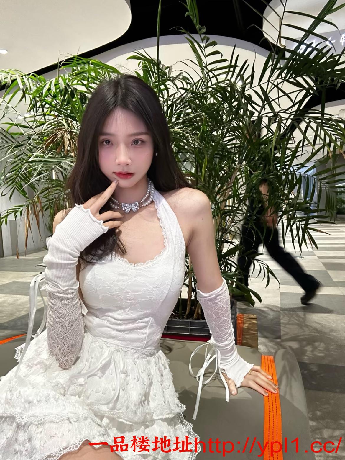 清纯御妹妹，制服很骚，服务也很主动可上门有地方