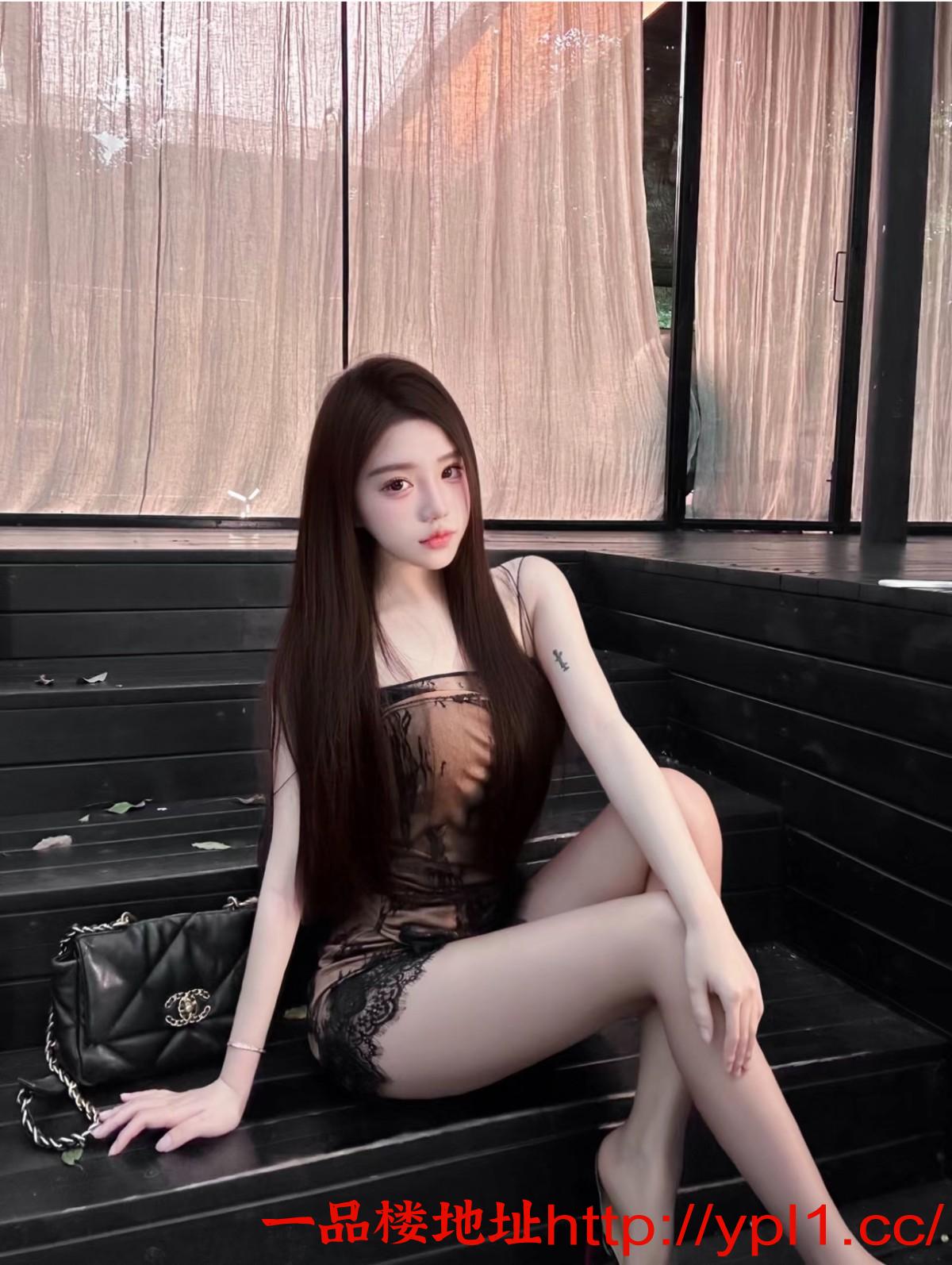 长腿水嫩妹妹(手撕丝袜的感觉太爽了)