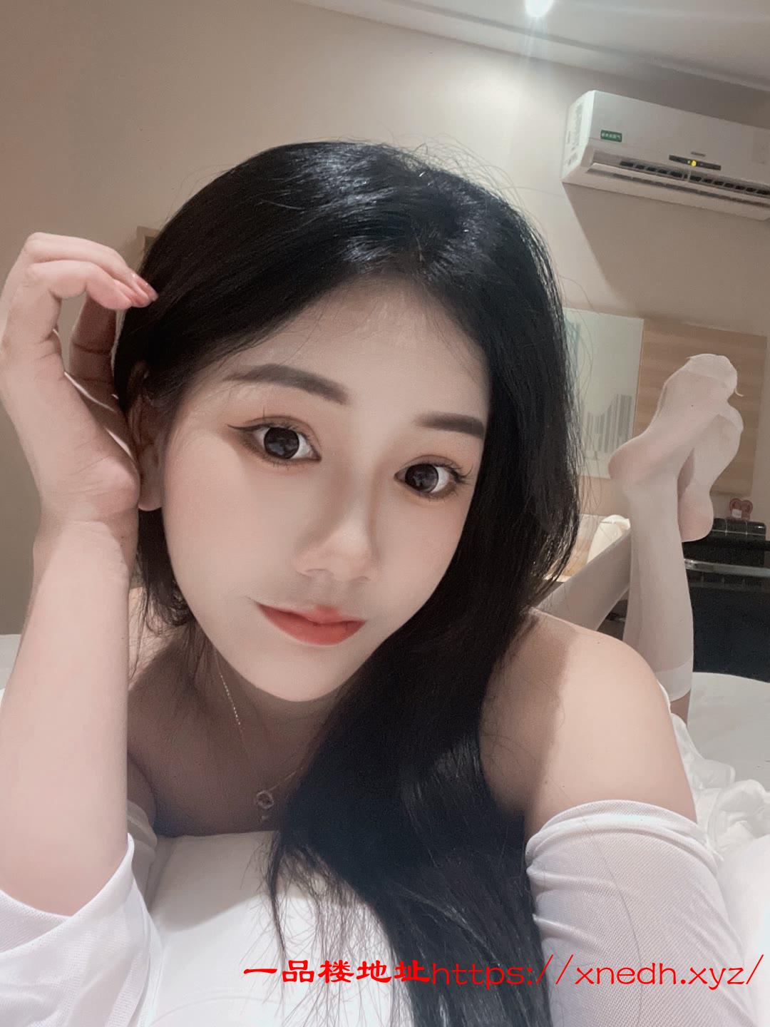 姑苏细腰肤白高颜值露露