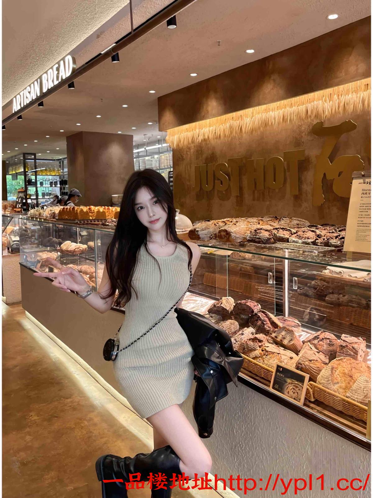 市太仓市刚下海小姐妹 红粉小逼大长腿 外貌清纯 御姐范