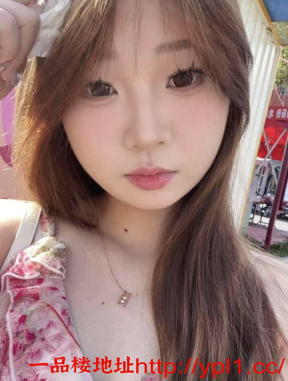 年轻可爱翘屁股妹妹