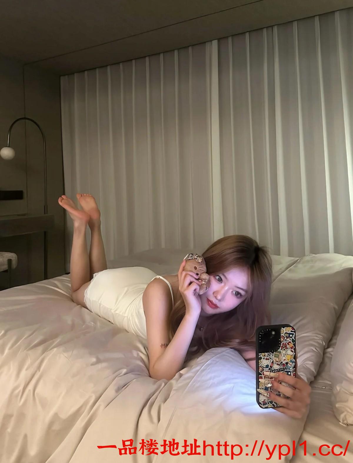 粉嫩多汁小穴紧致的小骚货