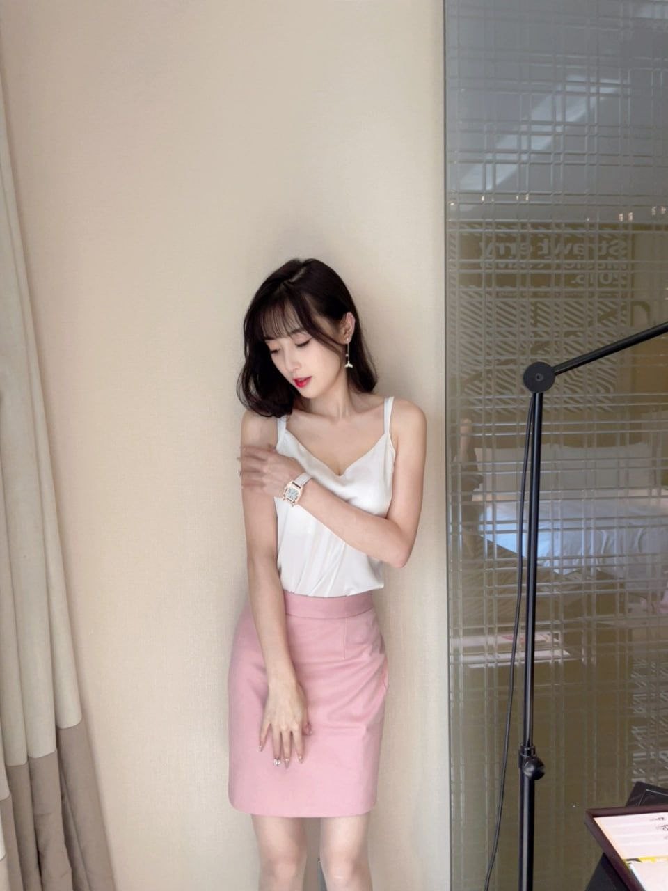 极品身材骚货美女大长腿叫声温柔