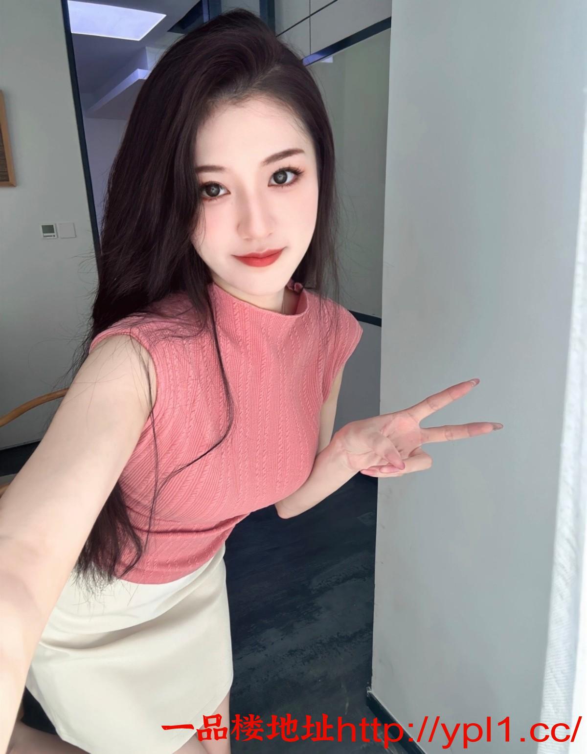 高挑白嫩妹子好服务