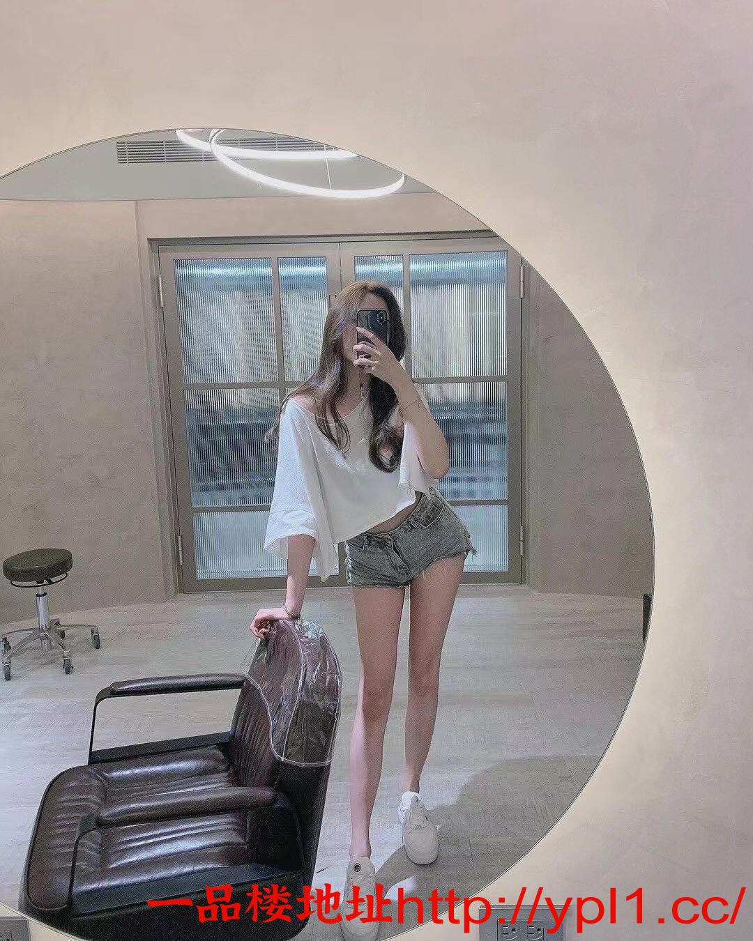 文静女孩刚做不久身材好漂亮兼职小妹