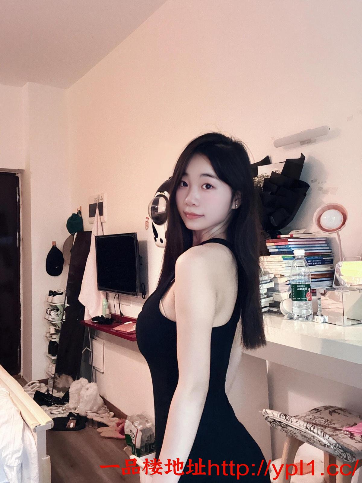 蜜桃臀包子骚妹妹