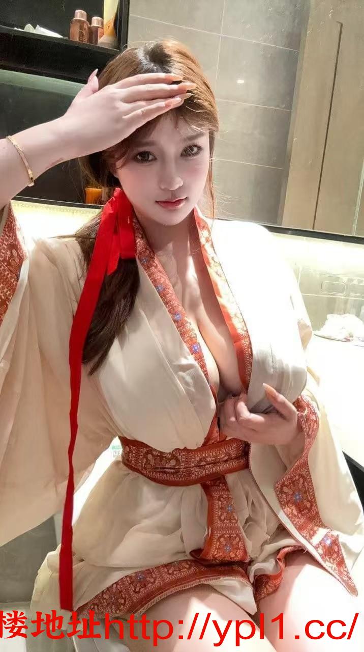 极品肥穴扣一下她就有水了