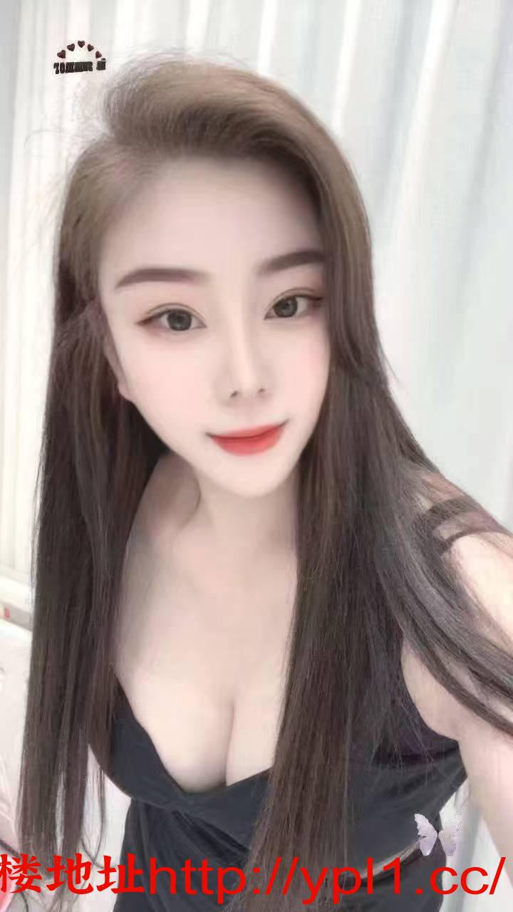 丰满热辣性感风骚妹子