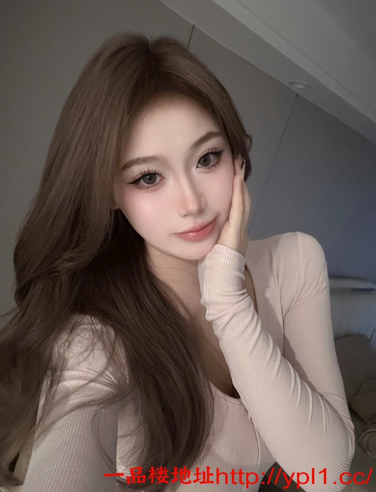 广东极品蜜桃臀淫荡母狗主动上位蠕动