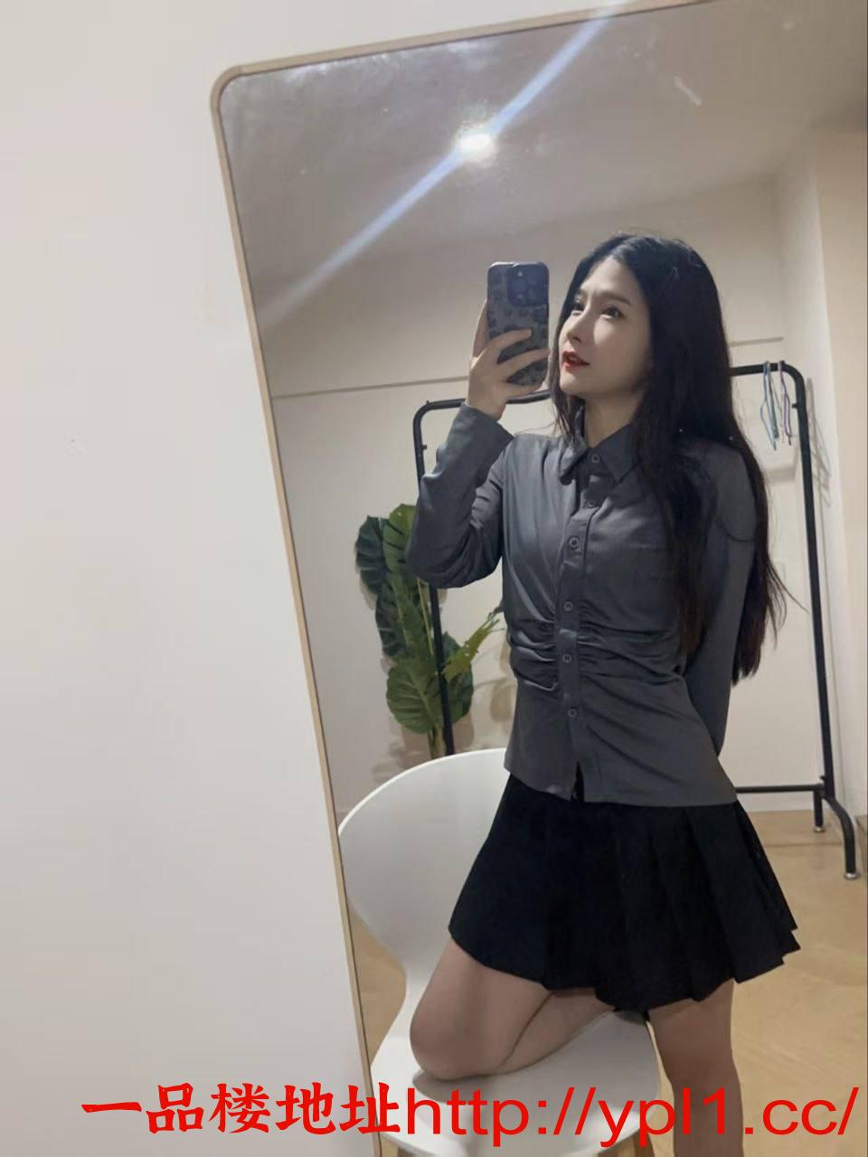 龙岗白嫩大奶服务型嫩妹