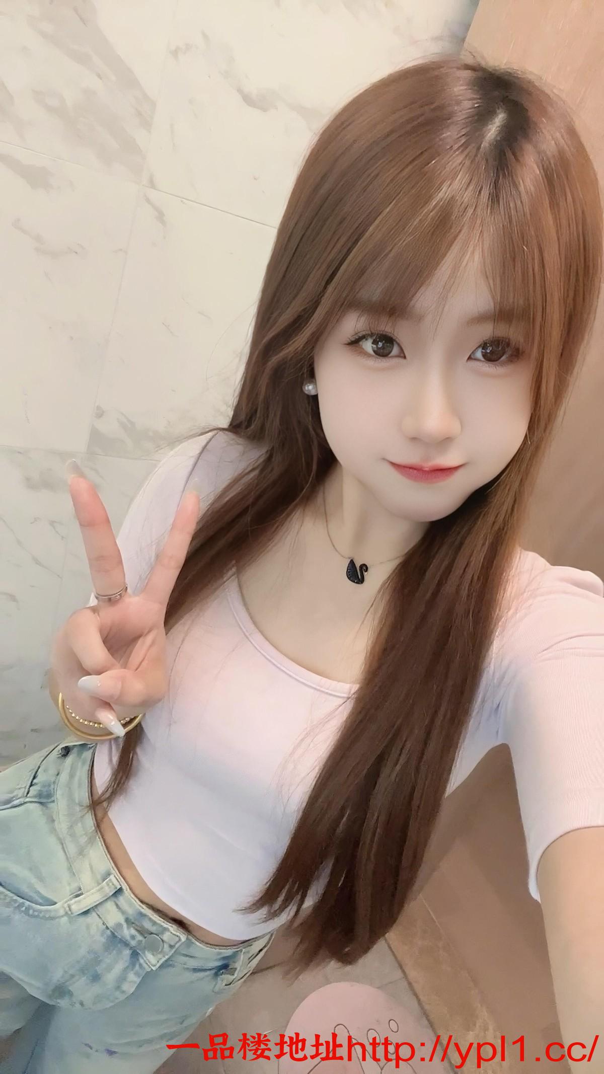 粉嫩小姐姐能夹会吸