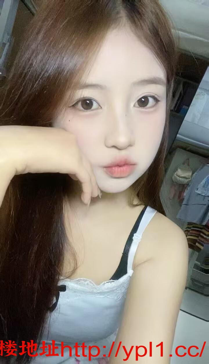 粉逼多汁小嫩妹