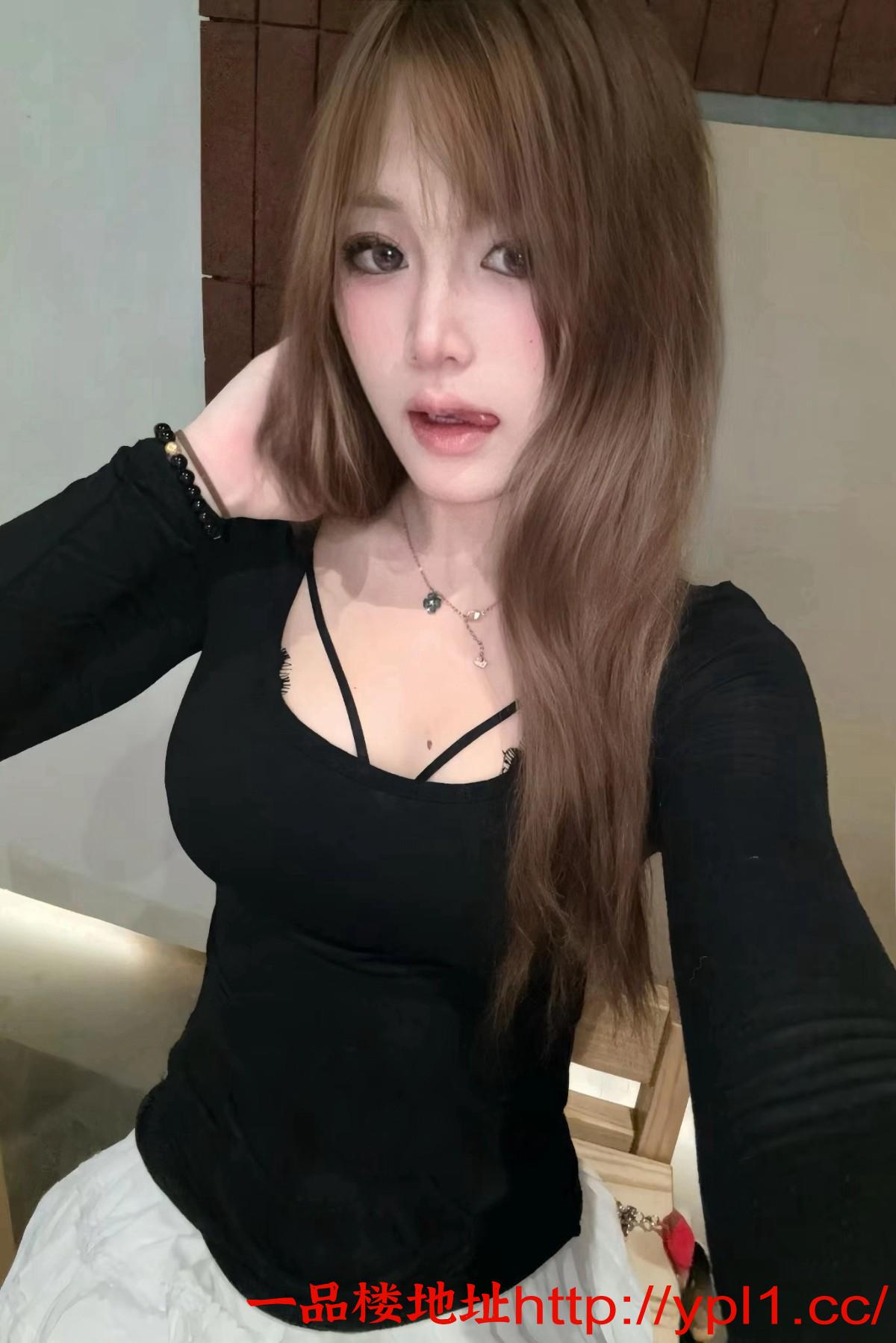 身材苗条风骚妹妹