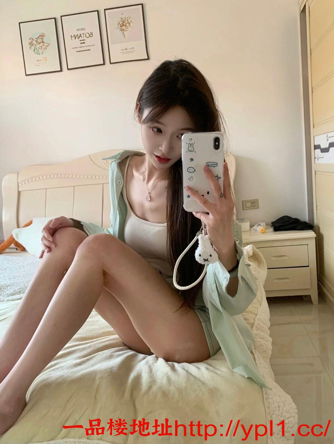 兼职制服御姐前凸后翘