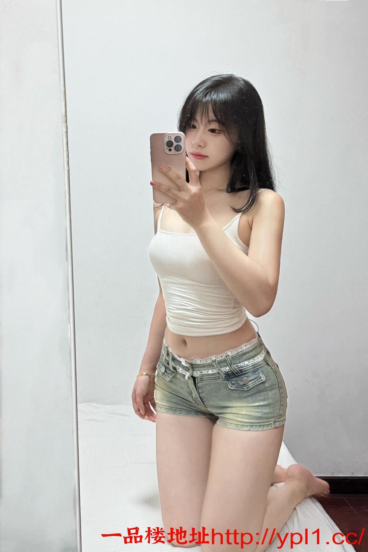 02年极品身材骚妹叫声很淫荡